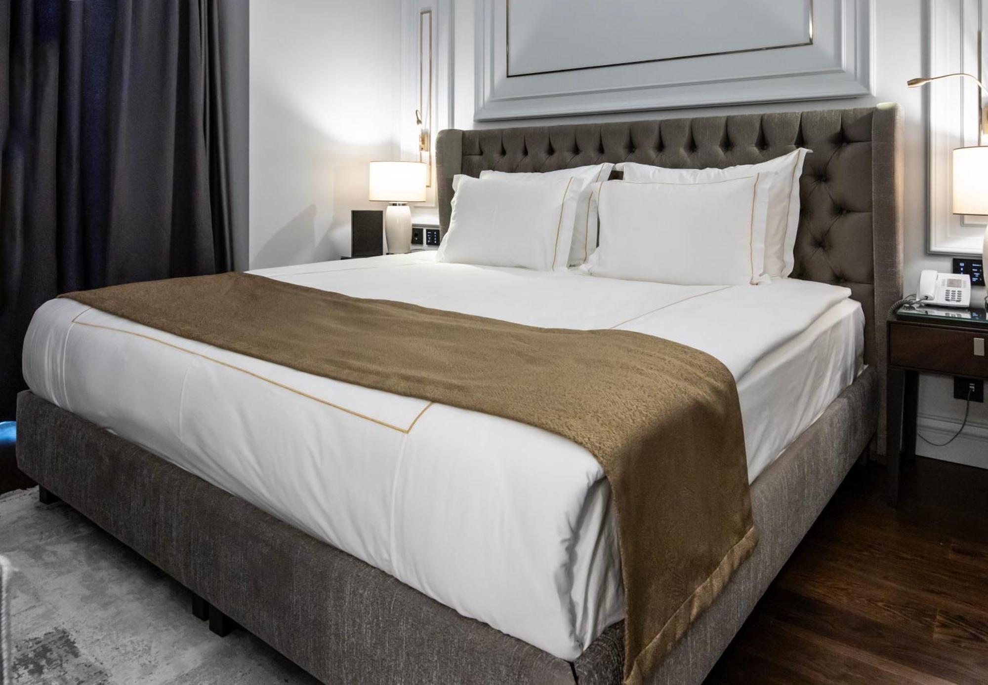 Xheko Imperial Luxury Hotel & Spa Tirana Exterior foto A bed runner