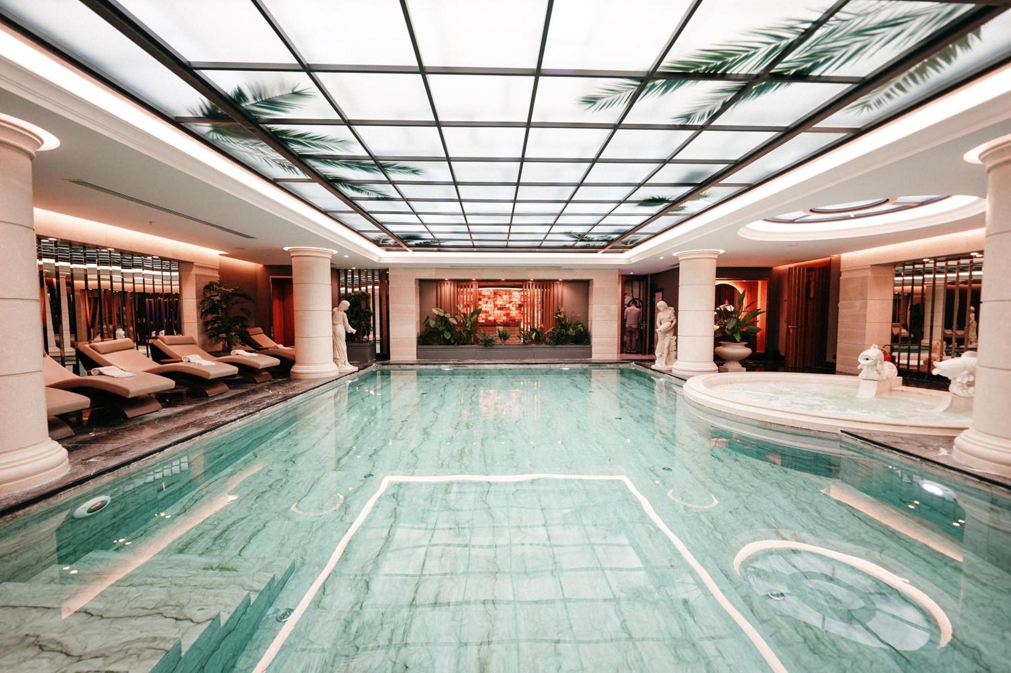 Xheko Imperial Luxury Hotel & Spa Tirana Exterior foto The Spa at The Landmark